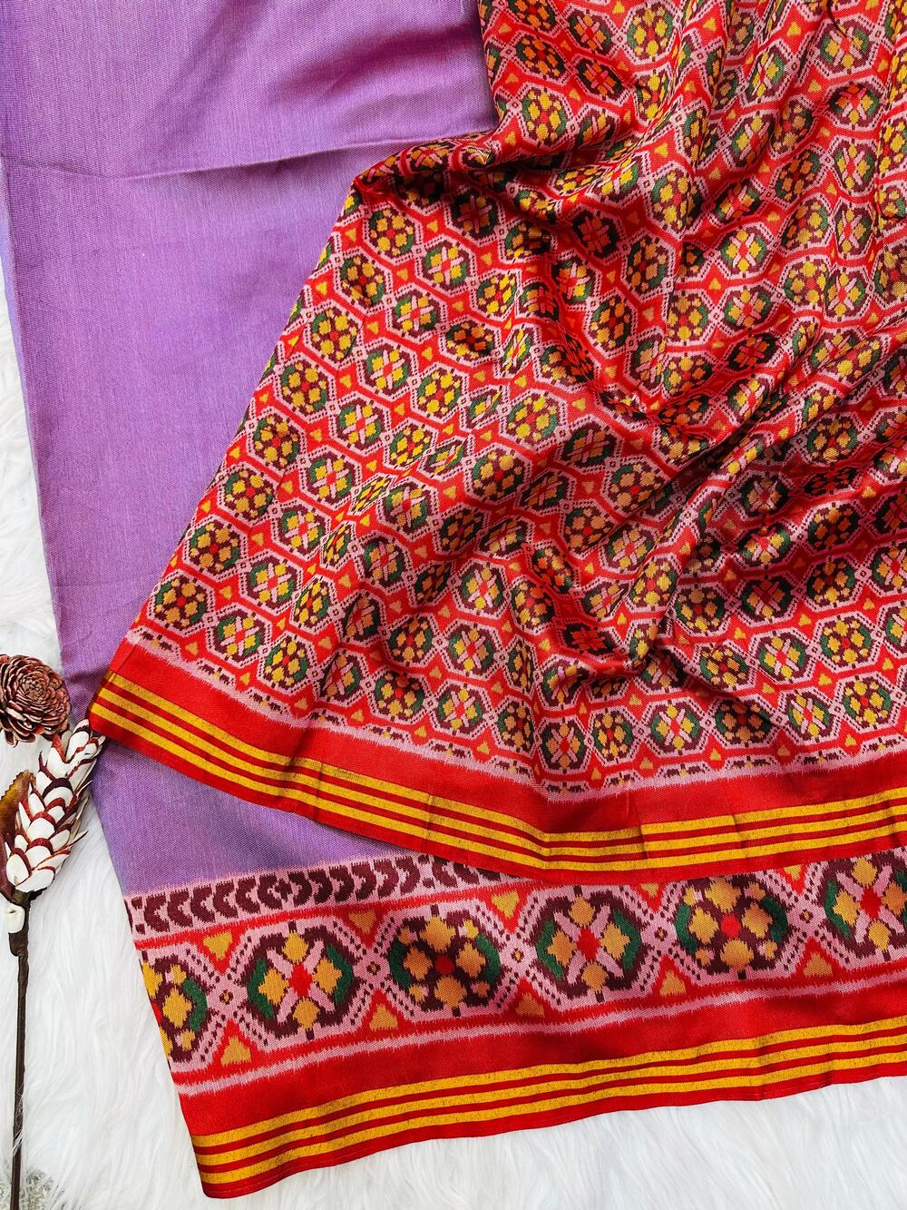 Beleaguer Lavender Ikkat Printed Patola Silk Saree With Incredible Blouse Piece - Image 3