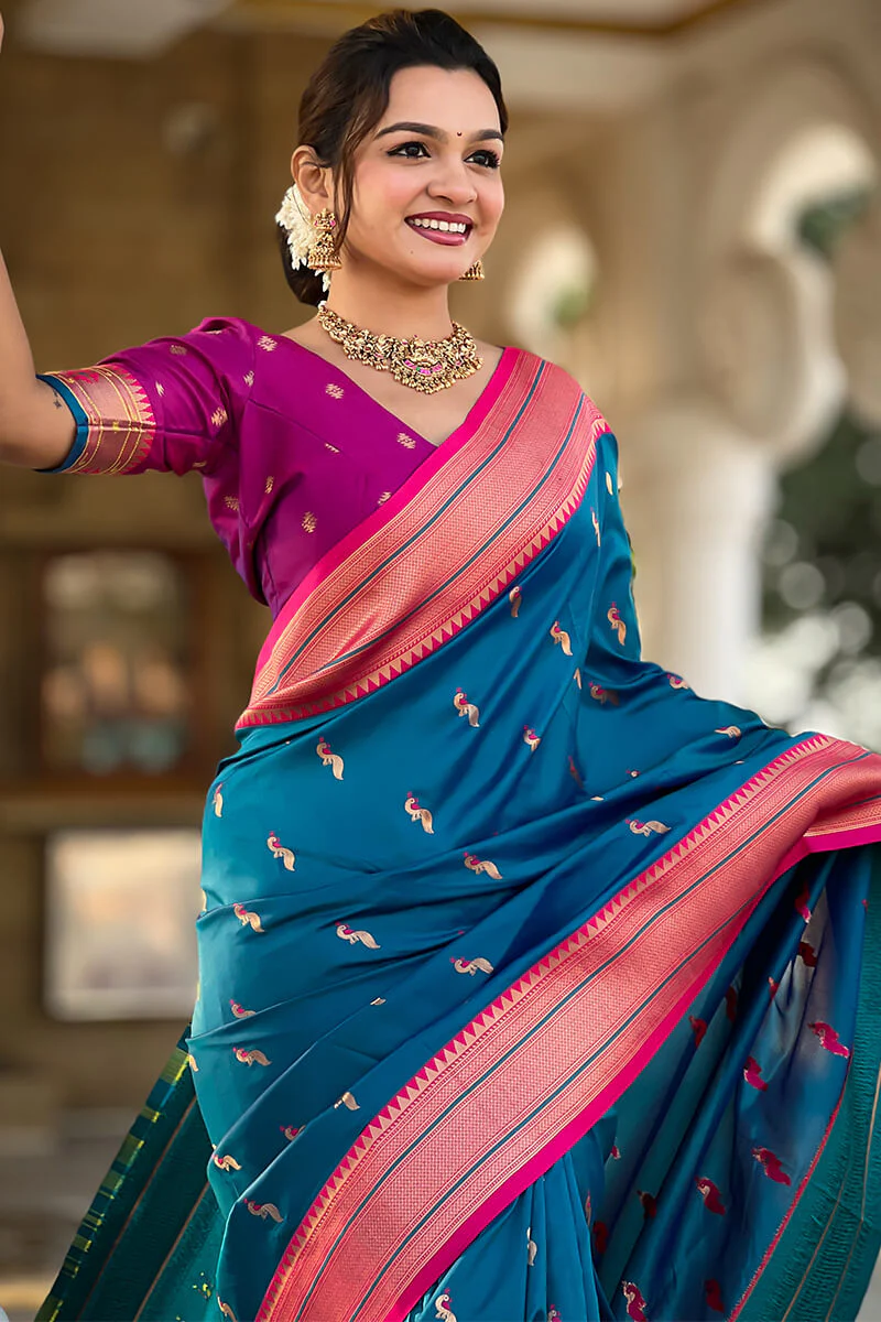 Beleaguer Rama Paithani Silk Saree With Conflate Blouse Piece - Image 4