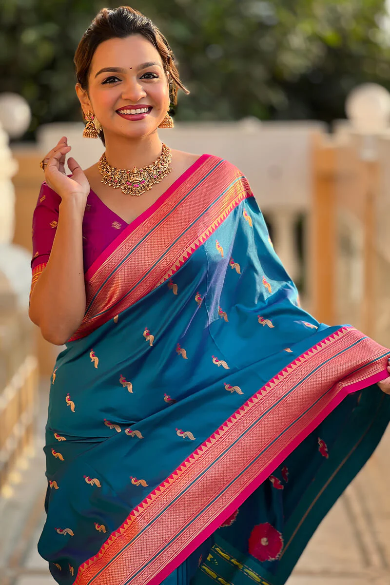 Beleaguer Rama Paithani Silk Saree With Conflate Blouse Piece - Image 5