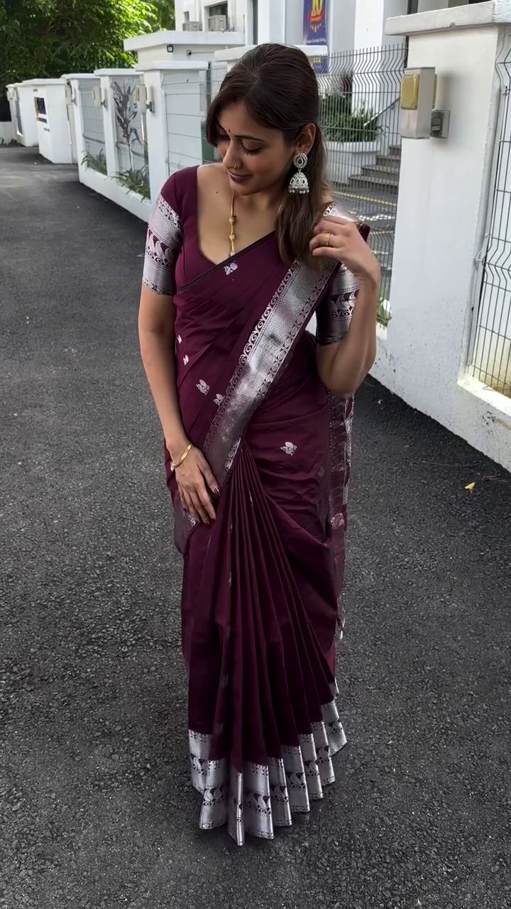 Beleaguer Wine Soft Silk Saree With Staring Blouse Piece - Image 6