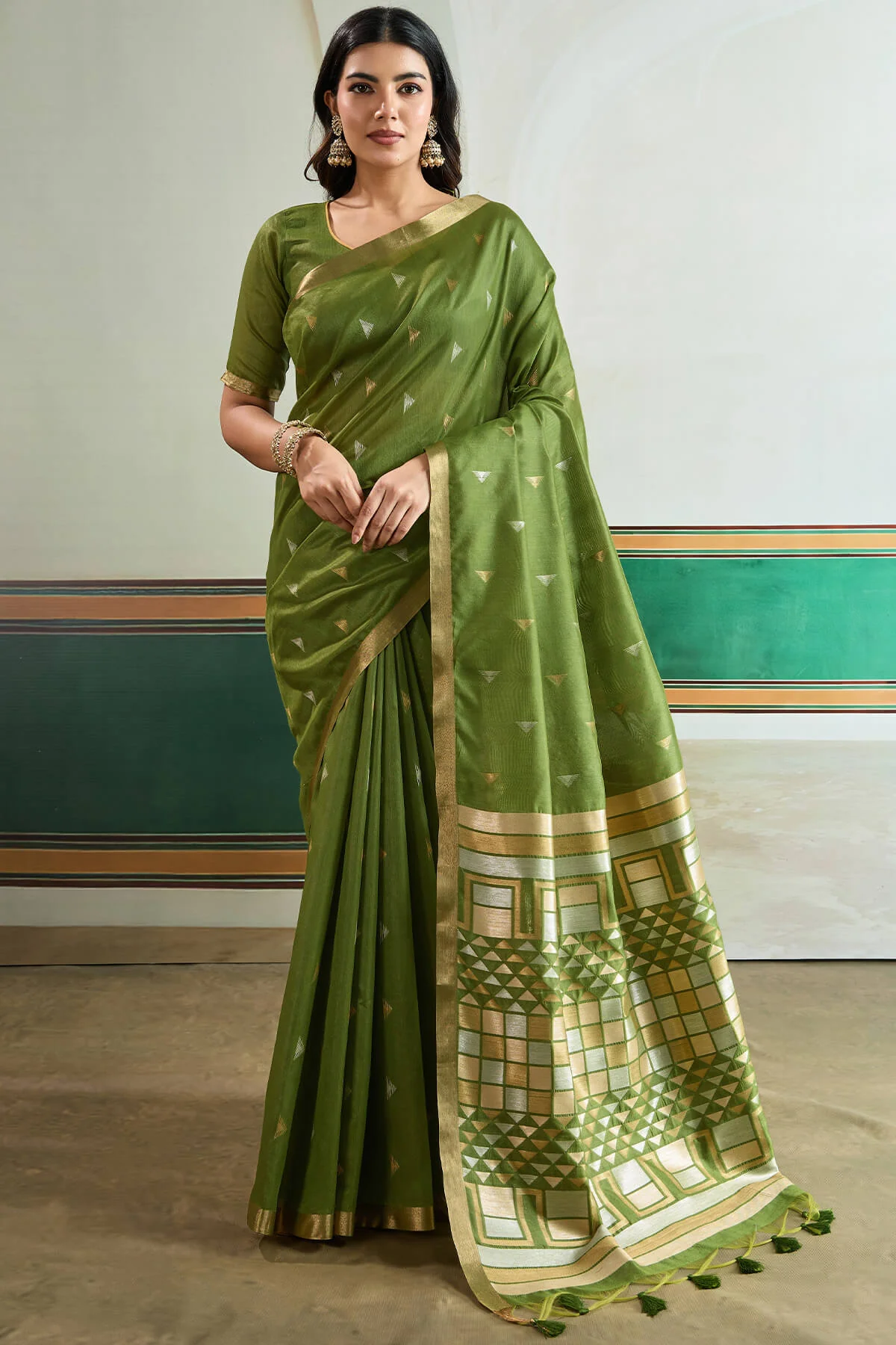 Bewitching Green Pure Zari Weaving Banarasi Tussar Silk Saree With Surreptitious Blouse Piece