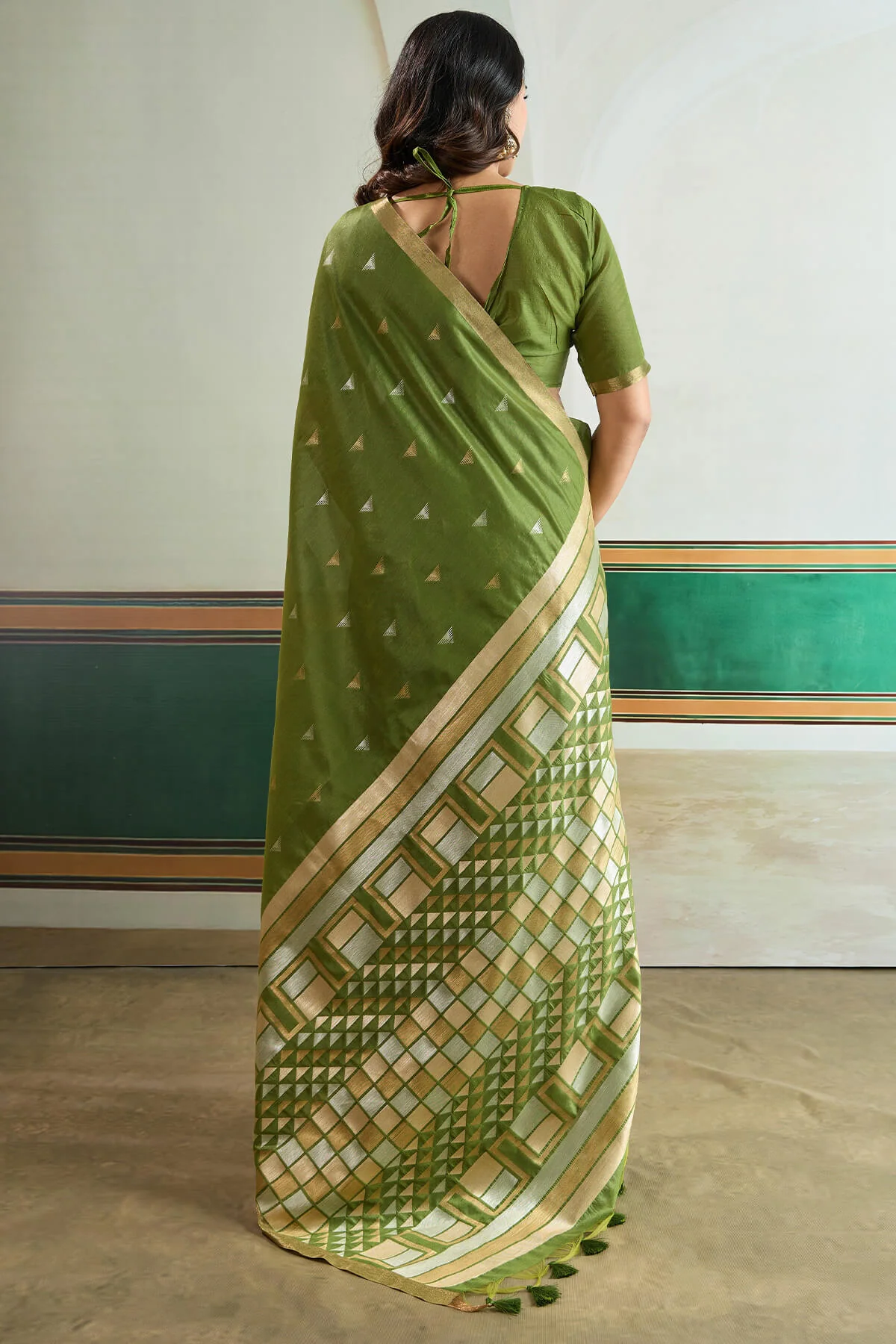 Bewitching Green Pure Zari Weaving Banarasi Tussar Silk Saree With Surreptitious Blouse Piece - Image 6