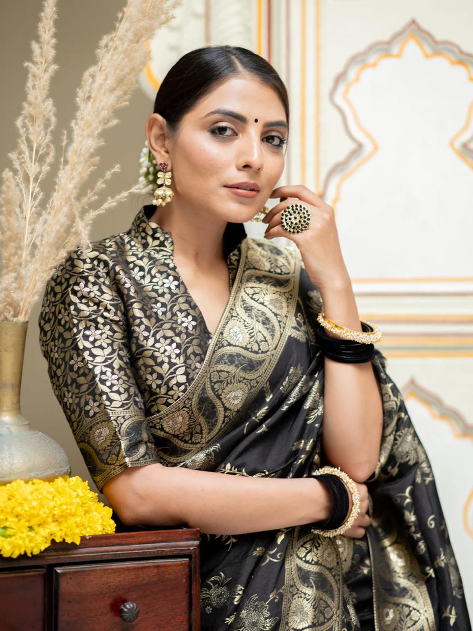 Blissful Black Soft Silk Saree With Angelic Blouse Piece - Image 3