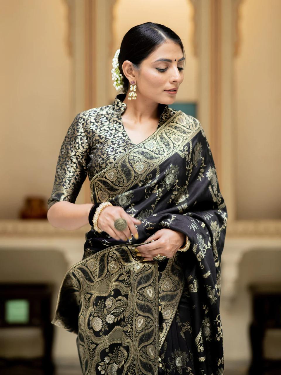 Blissful Black Soft Silk Saree With Angelic Blouse Piece - Image 5