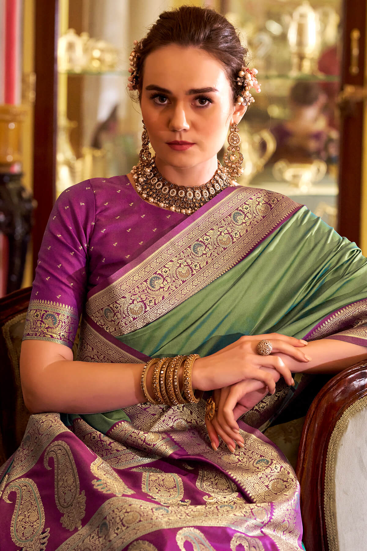 Blissful Green Soft Banarasi Silk Saree With Pleasurable Blouse Piece - Image 2