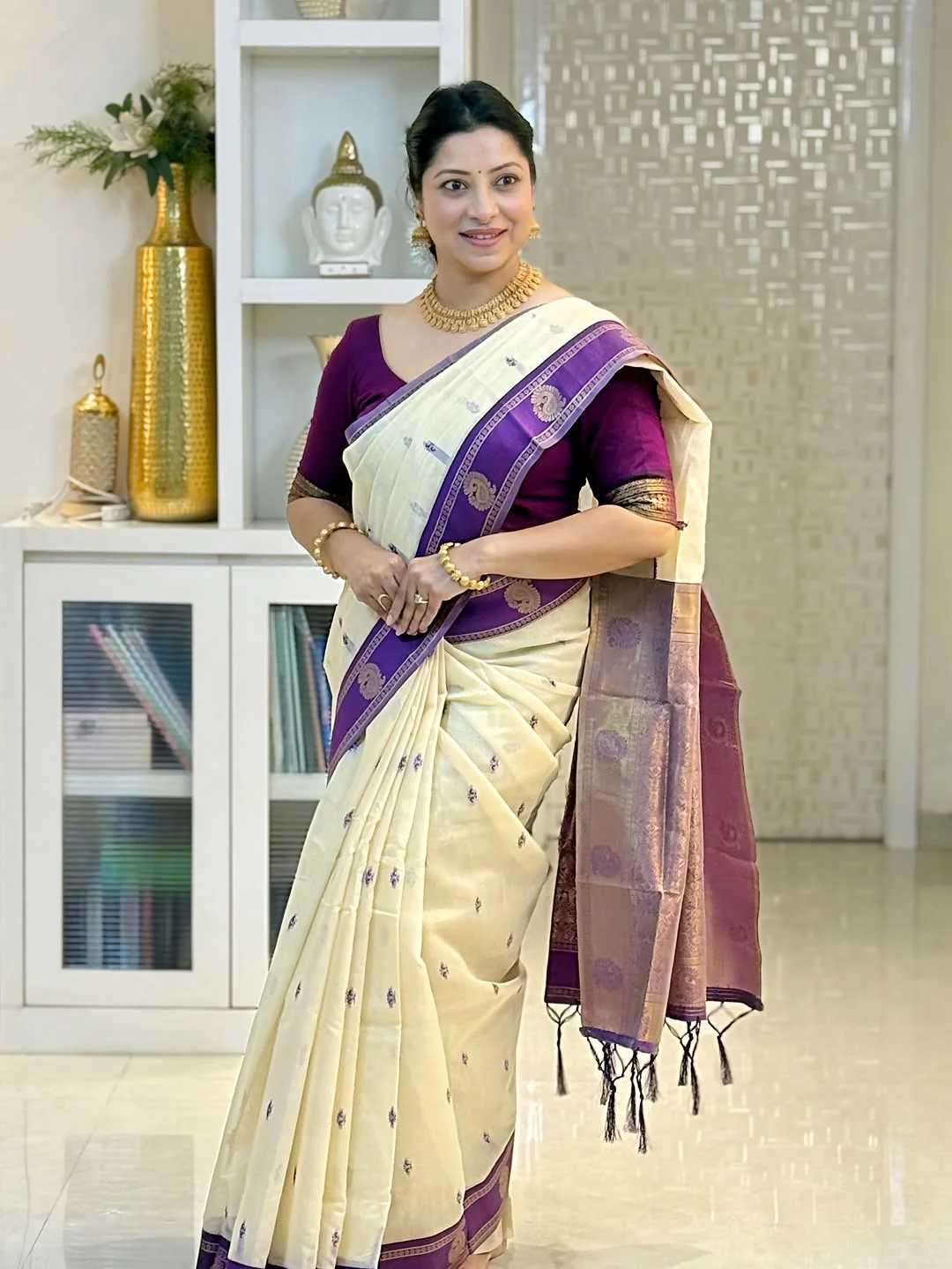 Blissful Off White Linen Silk Saree With Conflate Blouse Piece - Image 3