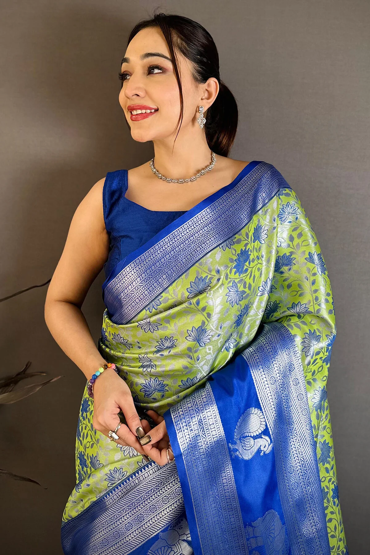 Blissful Pista Kanjivaram Silk Saree With Tremendous Blouse Piece - Image 2