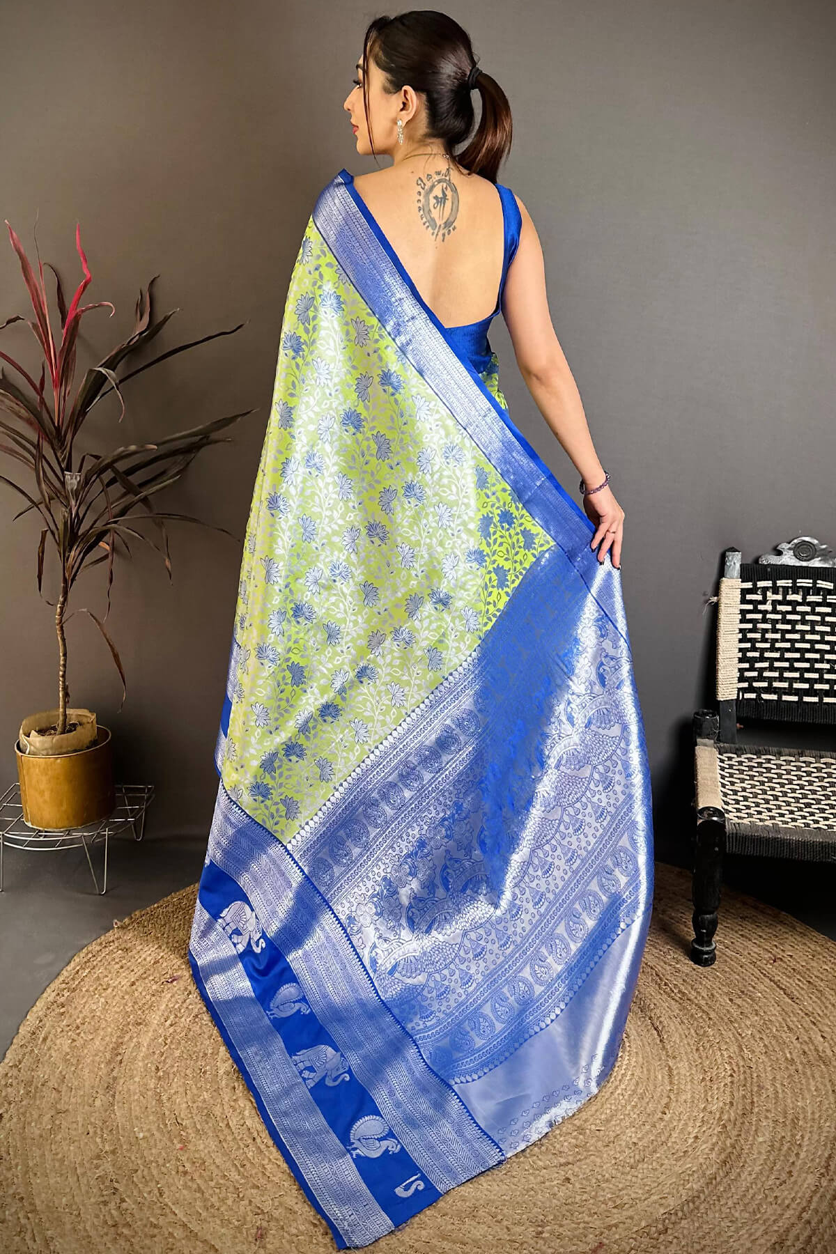 Blissful Pista Kanjivaram Silk Saree With Tremendous Blouse Piece - Image 4