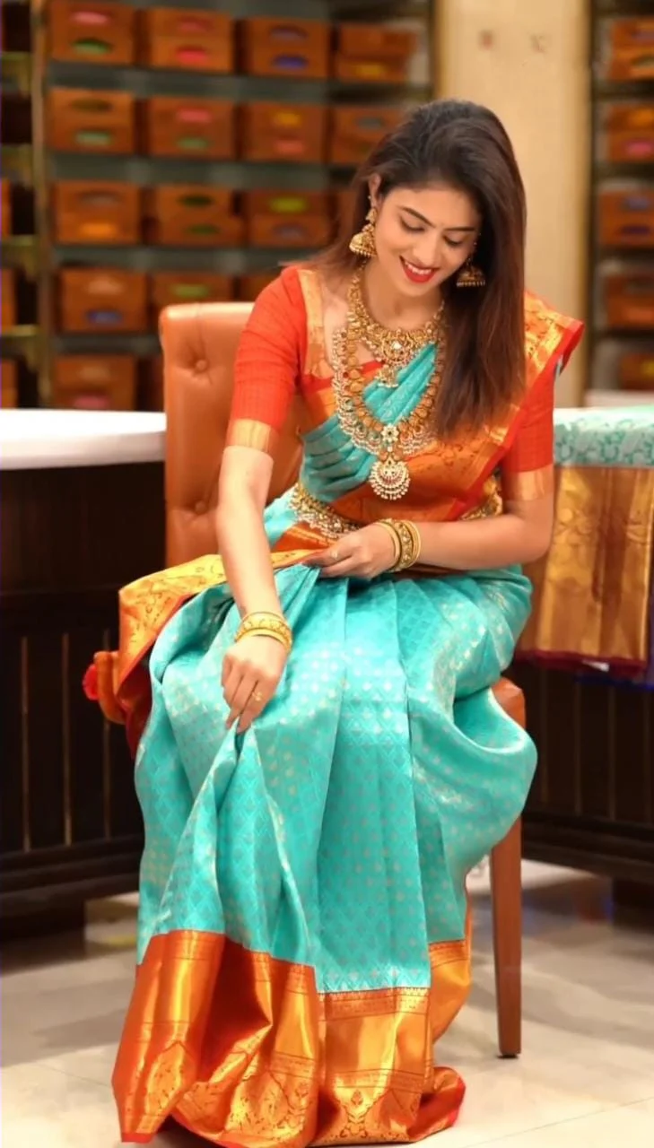 Blissful Turquoise Soft Silk Saree with Ethnic Blouse Piece - Image 3