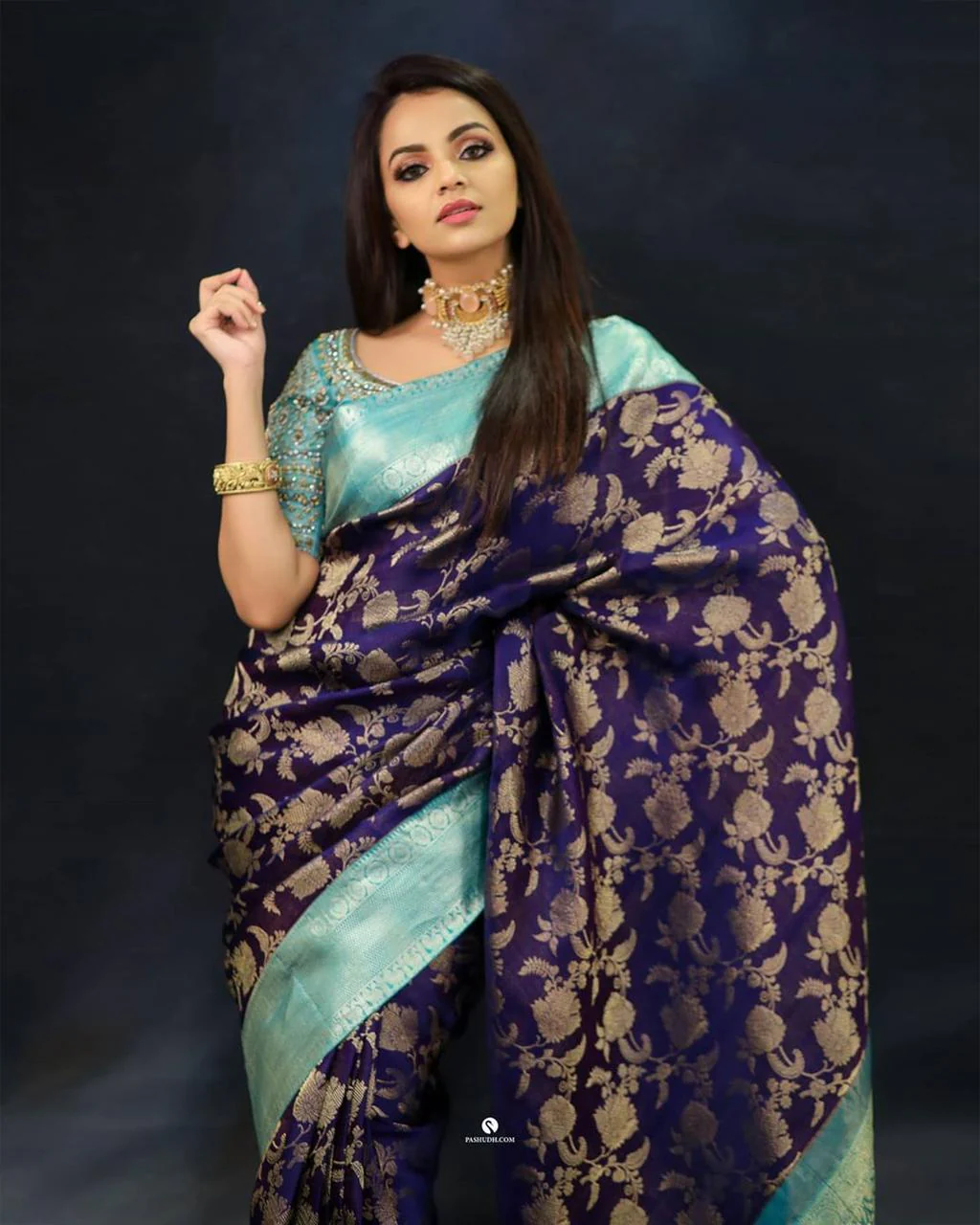 Blooming Blue Soft Silk Saree With Smart Blouse Piece - Image 3