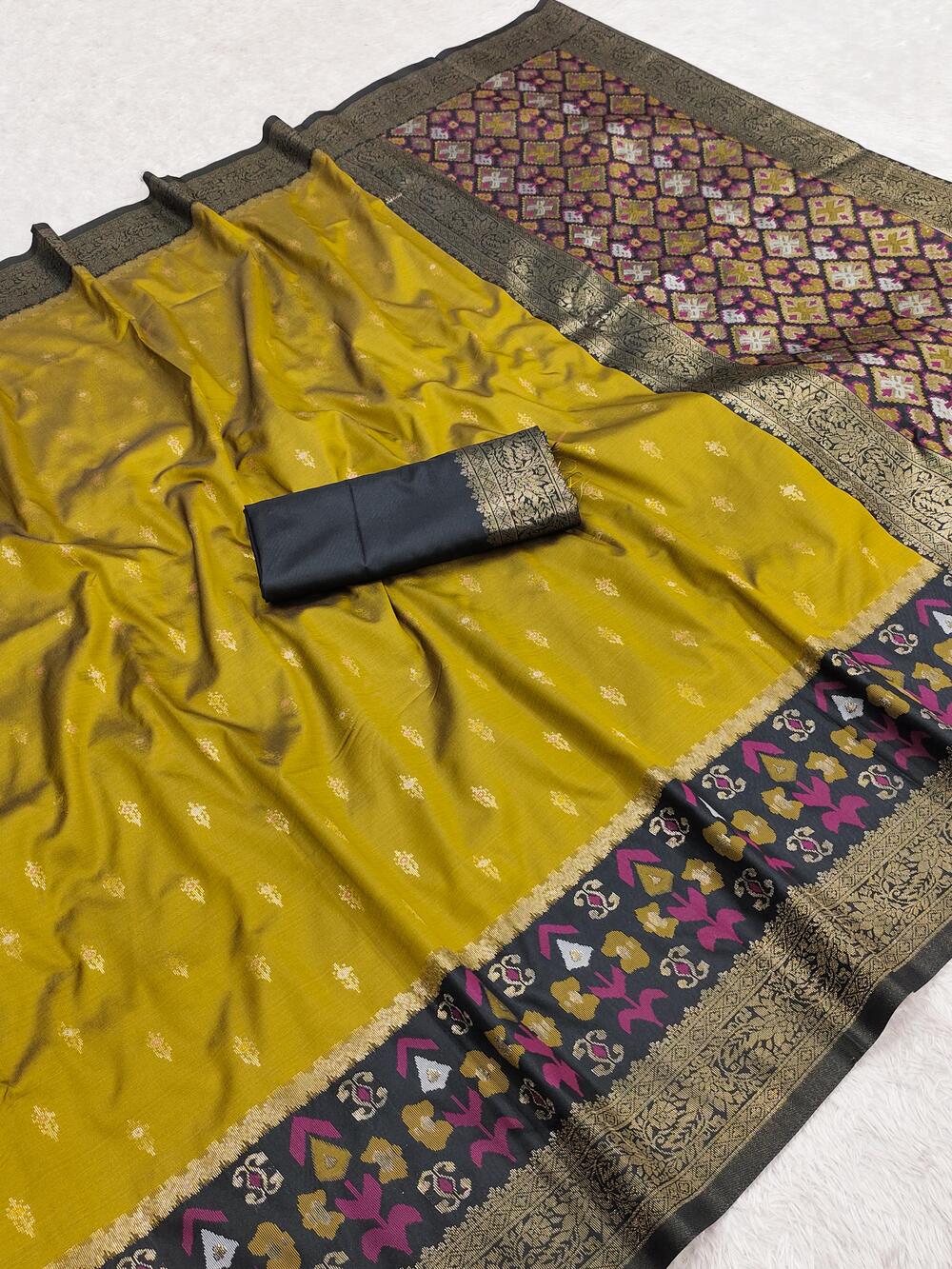 Blooming Mustard Pure Zari Weaving Banarasi Silk Saree With Pleasurable Blouse Piece