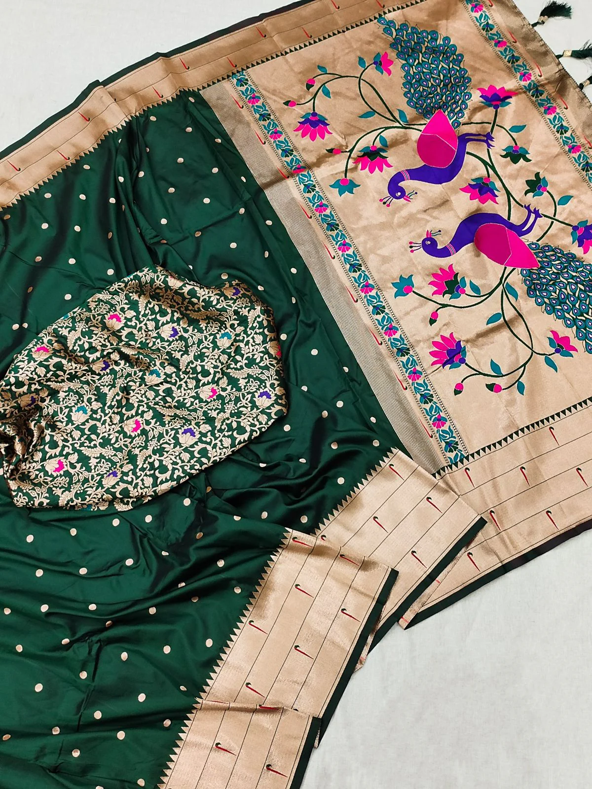 Breathtaking Dark Green Paithani Silk Saree With Majesty Blouse Piece - Image 2