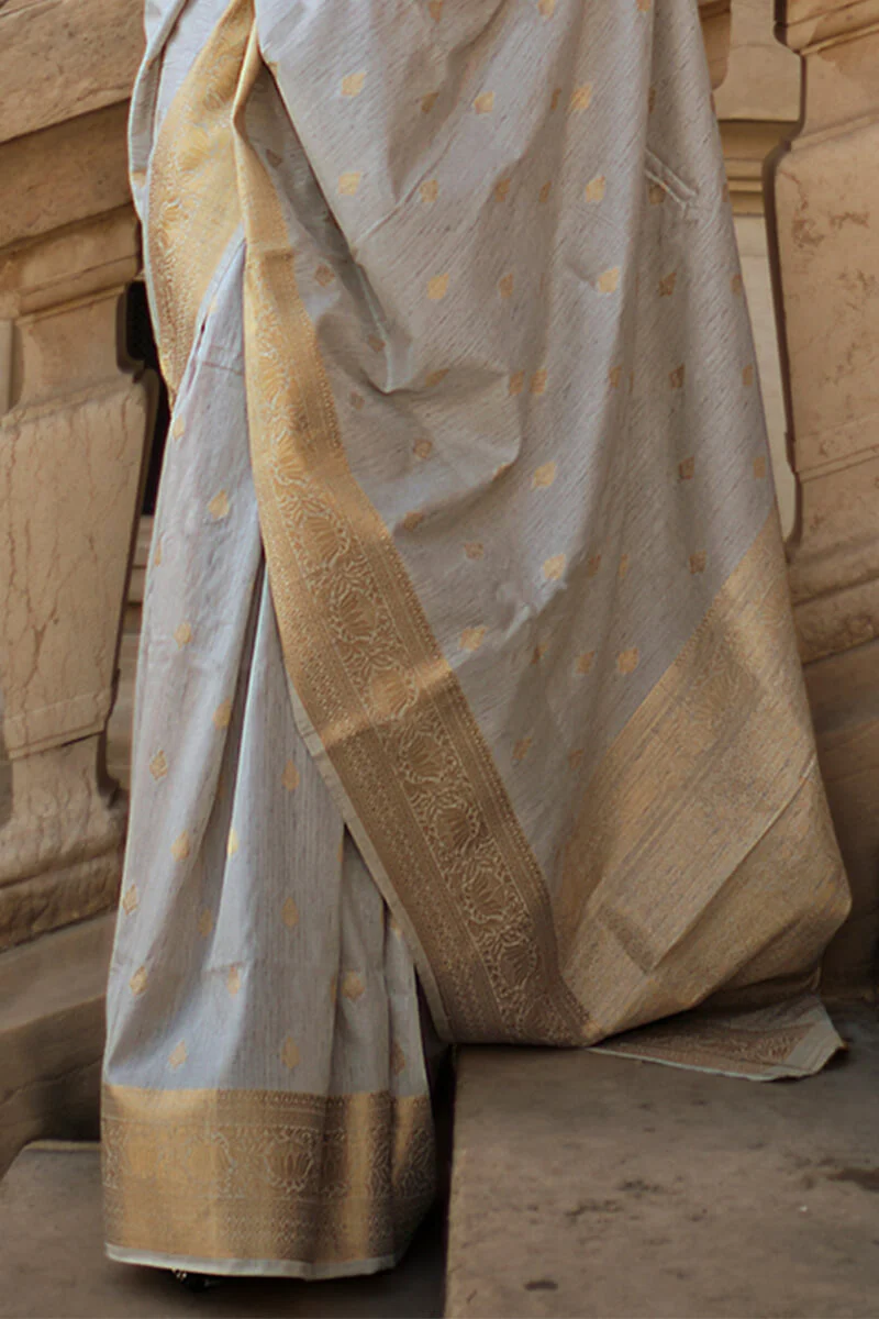 Breathtaking Grey Soft Banarasi Silk Saree With Opulent Blouse Piece - Image 3