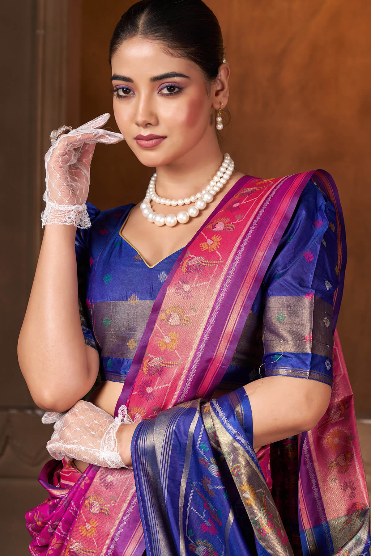 Breathtaking Magenta Paithani Silk Saree With Gossamer Blouse Piece - Image 2