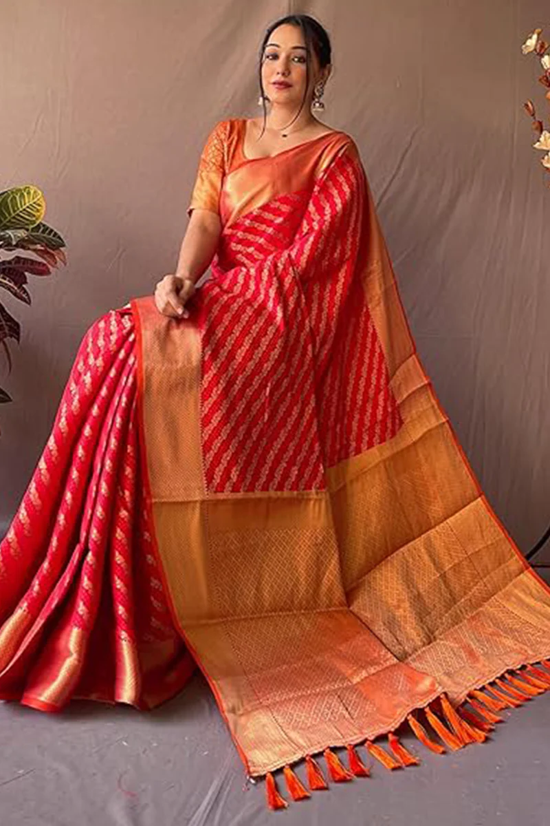 Breathtaking Red Soft Banarasi Silk Saree With Enamoring Blouse Piece - Image 3