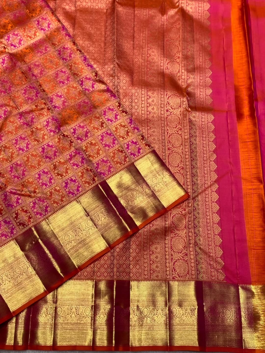 Breathtaking Red Soft Banarasi Silk Saree With Scrupulous Blouse Piece - Image 6