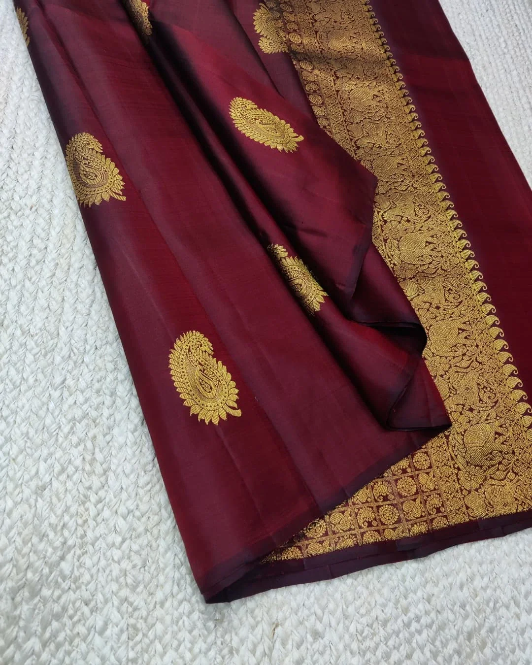 Breathtaking Wine Soft Banarasi Silk Saree With Adorning Blouse Piece - Image 4