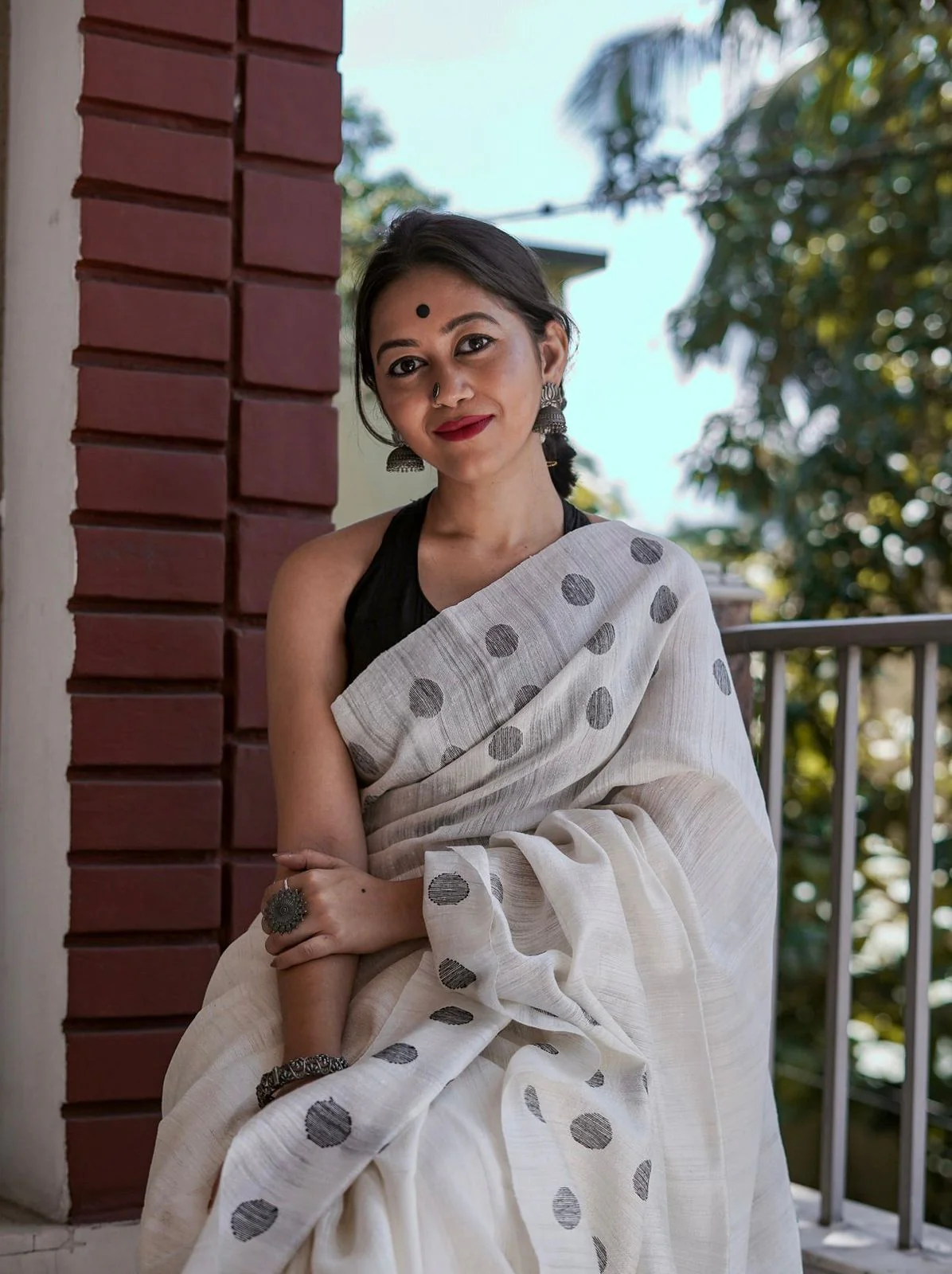 Bucolic Off White Cotton Silk Saree With Evocative Blouse Piece - Image 2