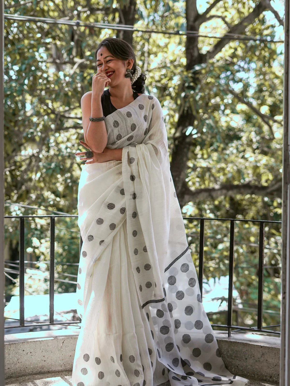 Bucolic Off White Cotton Silk Saree With Evocative Blouse Piece - Image 4