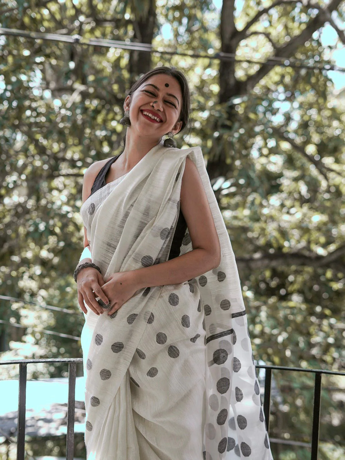 Bucolic Off White Cotton Silk Saree With Evocative Blouse Piece - Image 5