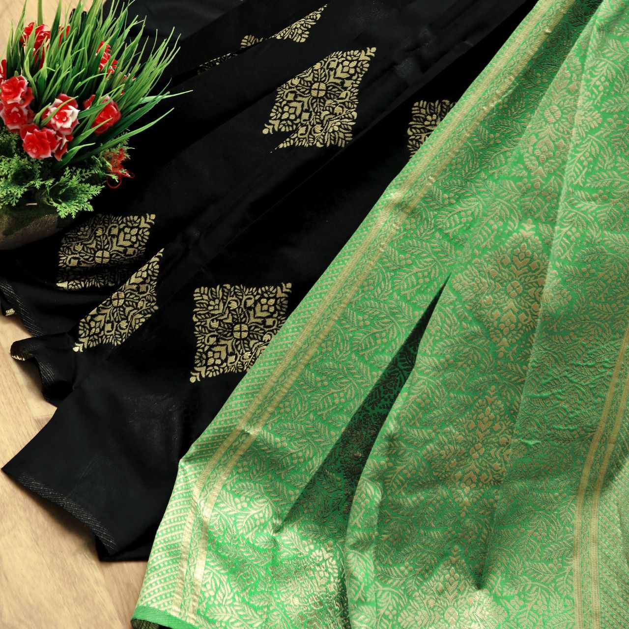 Capricious Black Soft Silk Saree With Attractive Blouse Piece - Image 3