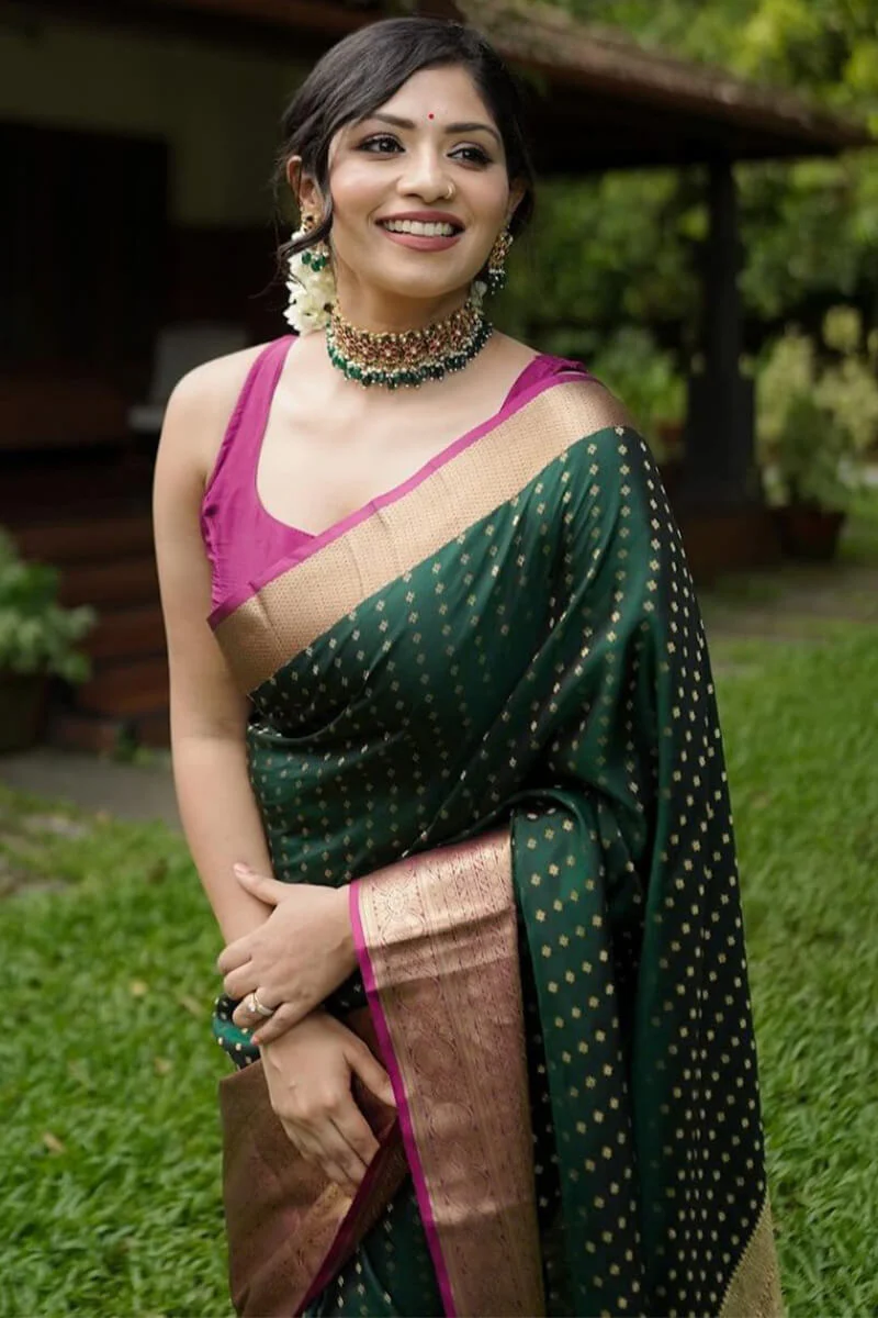 Capricious Dark Green Soft Silk Saree With Lovely Blouse Piece - Image 2