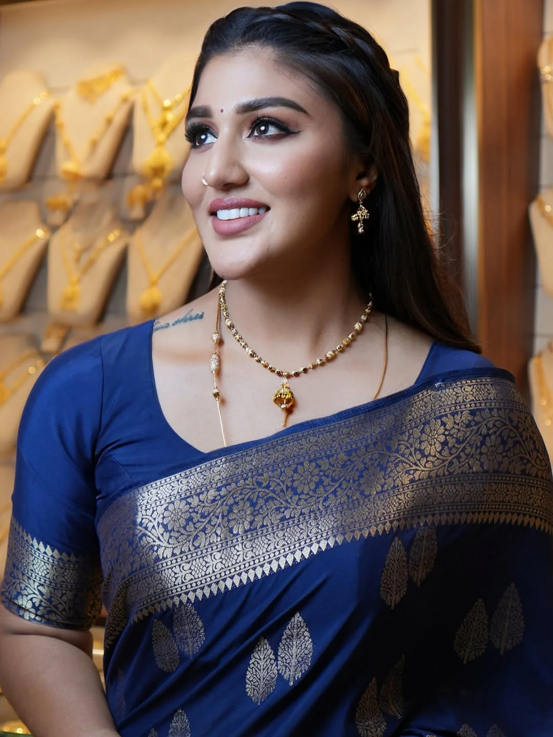 Capricious Navy Blue Soft Silk Saree With Dazzling Blouse Piece - Image 4