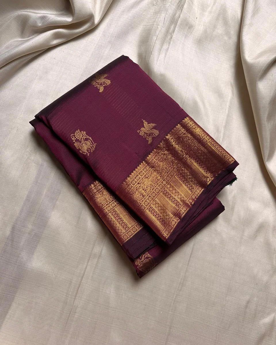 Capricious Purple Soft Banarasi Silk Saree With Demanding Blouse Piece - Image 2