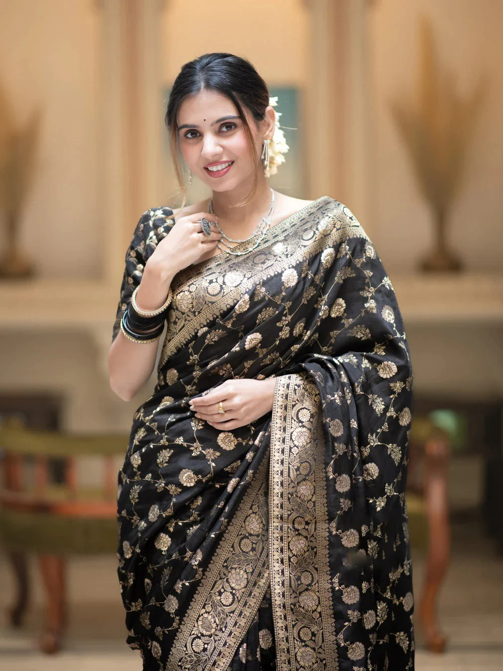 Captivating Black Soft Silk Saree With Jazzy Blouse Piece - Image 2
