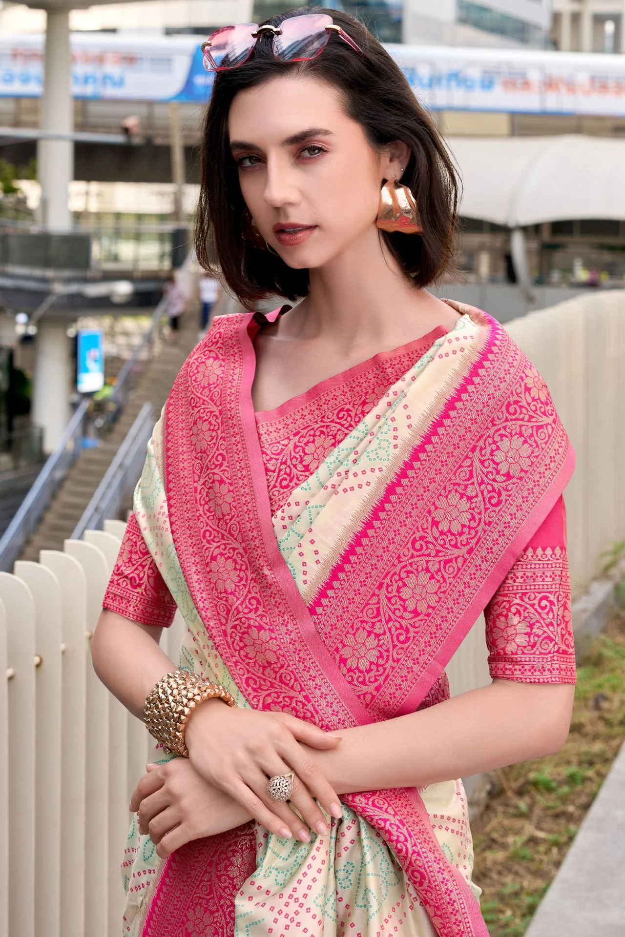 Charismatic Beige Soft Banarasi Silk Saree With Pleasurable Blouse Piece - Image 2