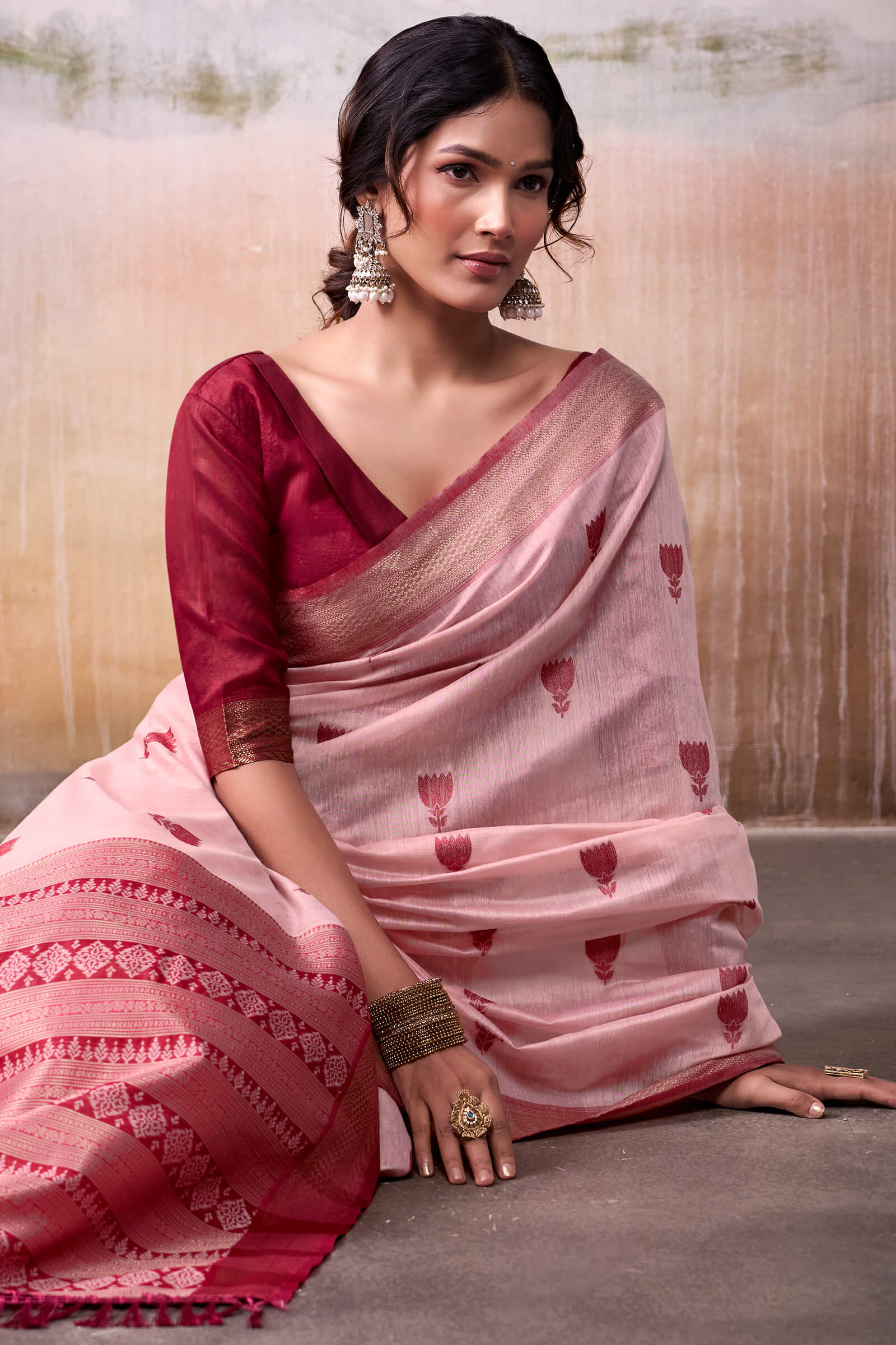 Charming Baby Pink Cotton Silk Saree With Twirling Blouse Piece - Image 2
