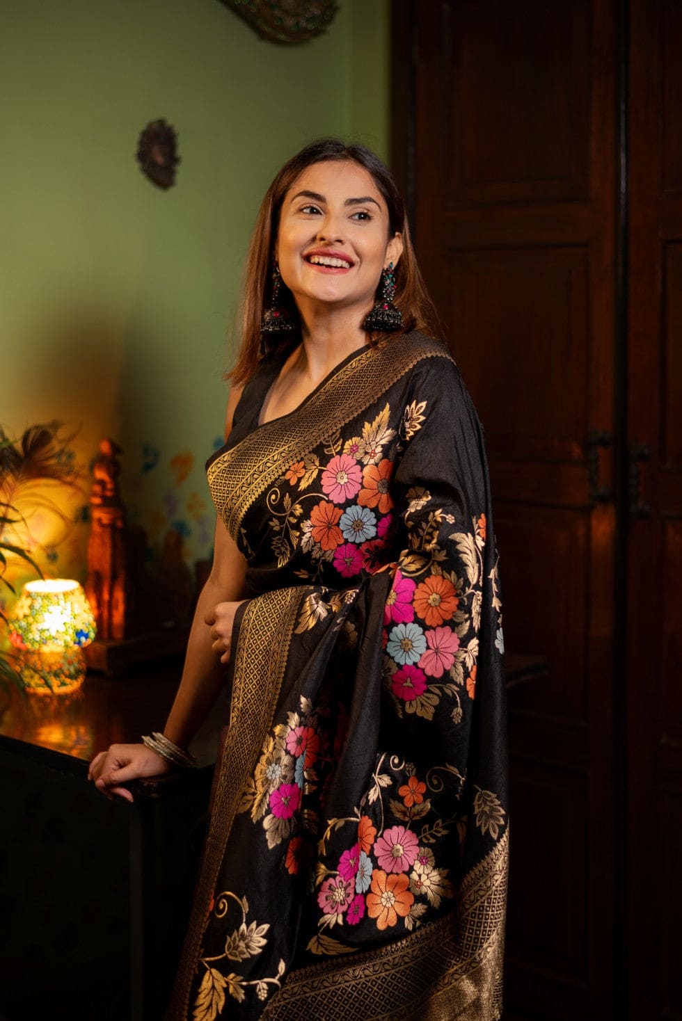 Charming Black Soft Banarasi Silk Saree With Hypnotic Blouse Piece - Image 2
