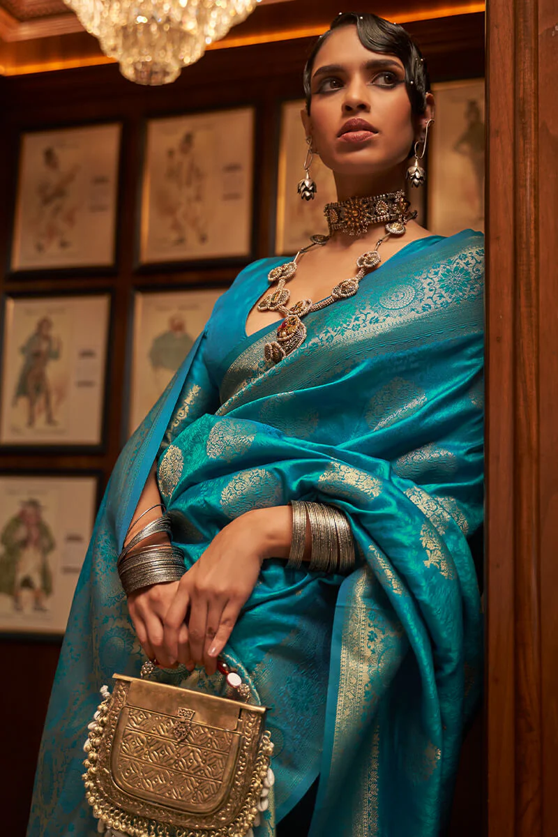Charming Firozi Kanjivaram Silk Saree With Arresting Blouse Piece - Image 2