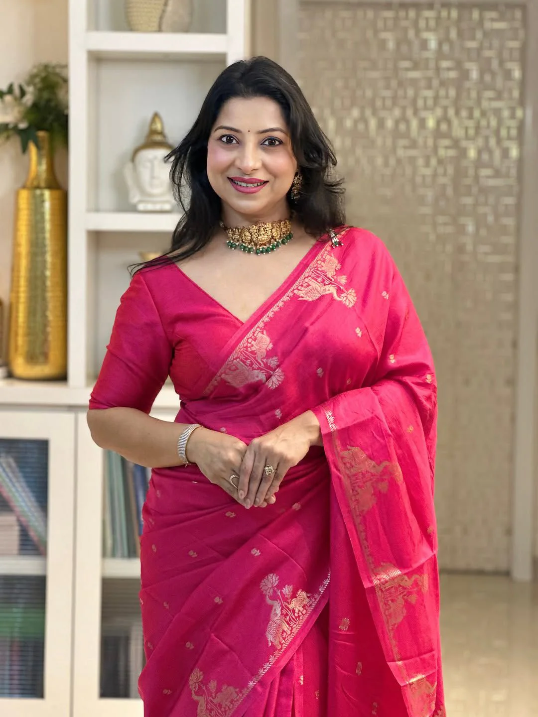 Chatoyant Dark Pink Soft Silk Saree With Profuse Blouse Piece - Image 2