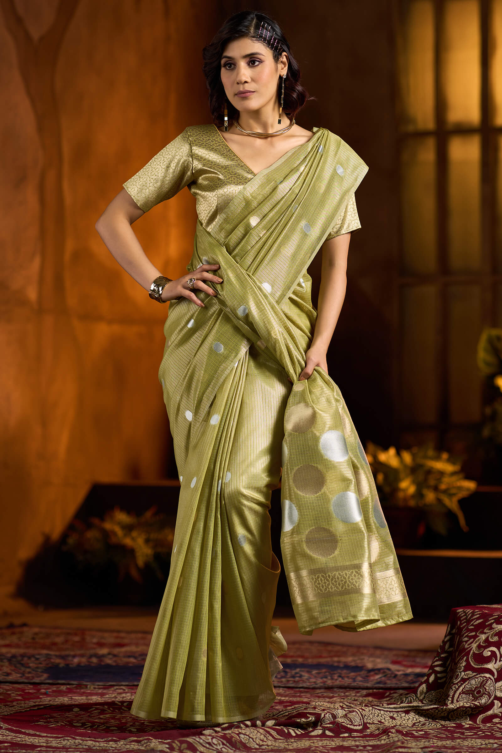 Chatoyant Green Soft Banarasi Tissue Silk Saree With Winsome Blouse Piece - Image 4