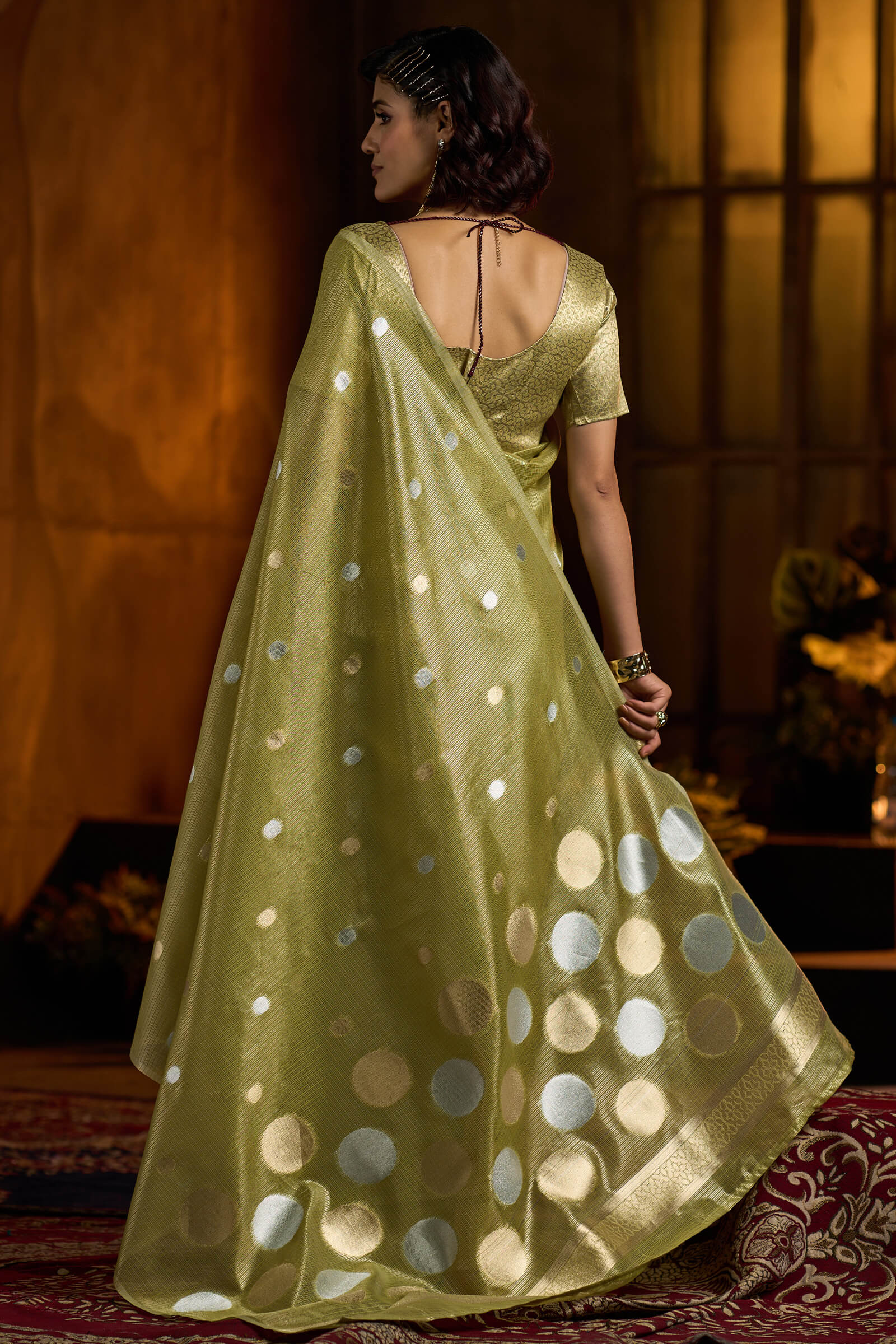 Chatoyant Green Soft Banarasi Tissue Silk Saree With Winsome Blouse Piece - Image 5