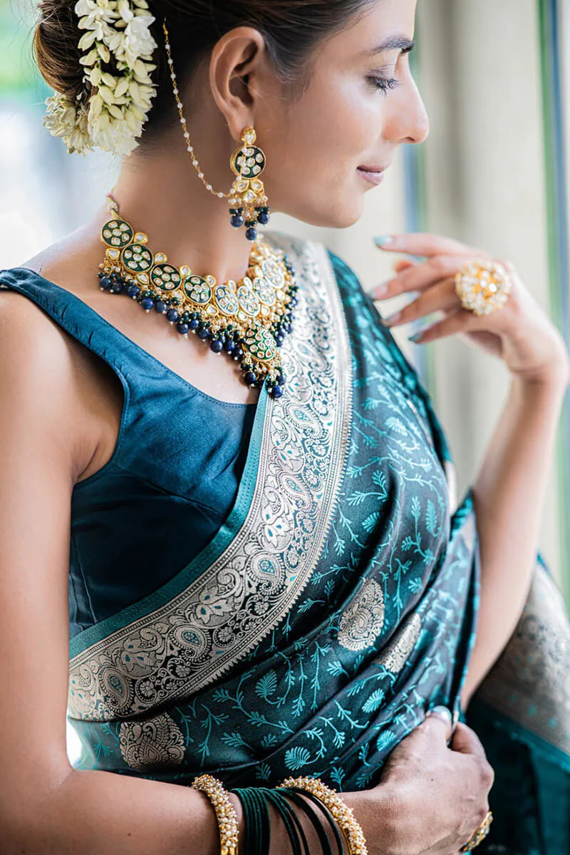 Chatoyant Rama Soft Silk Saree With Gossamer Blouse Piece - Image 4