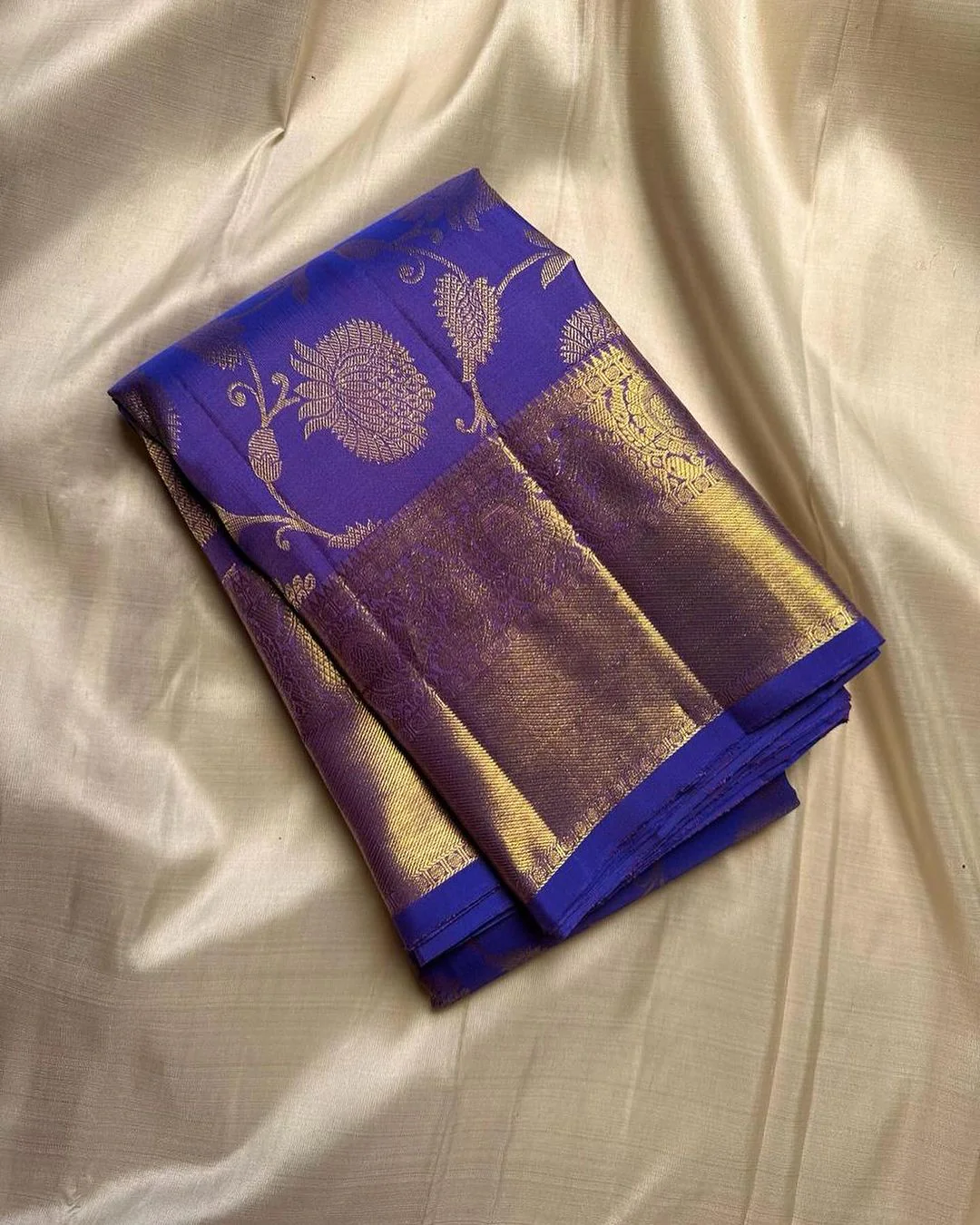 Chatoyant Royal Blue Soft Banarasi Silk Saree With Desultory Blouse Piece - Image 2