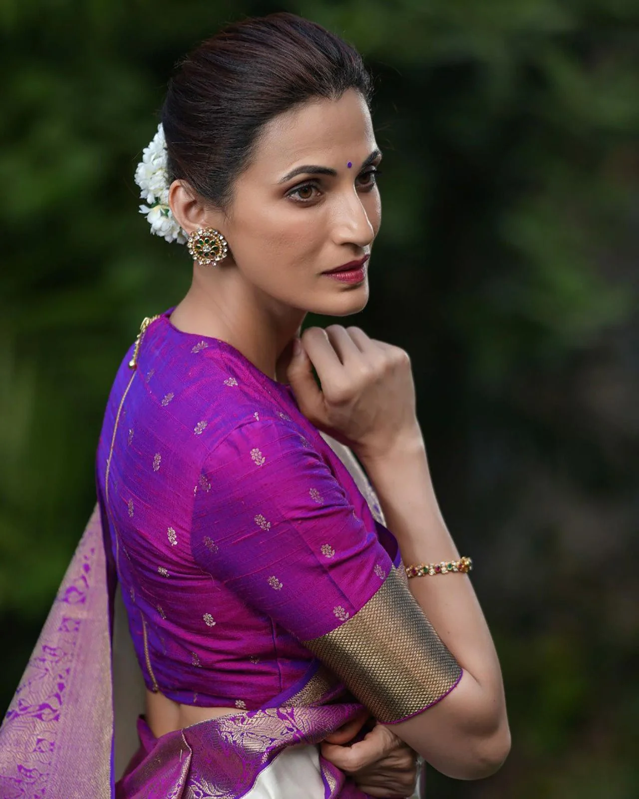 Classic Beige Soft Silk Saree With Conflate Blouse Piece - Image 5
