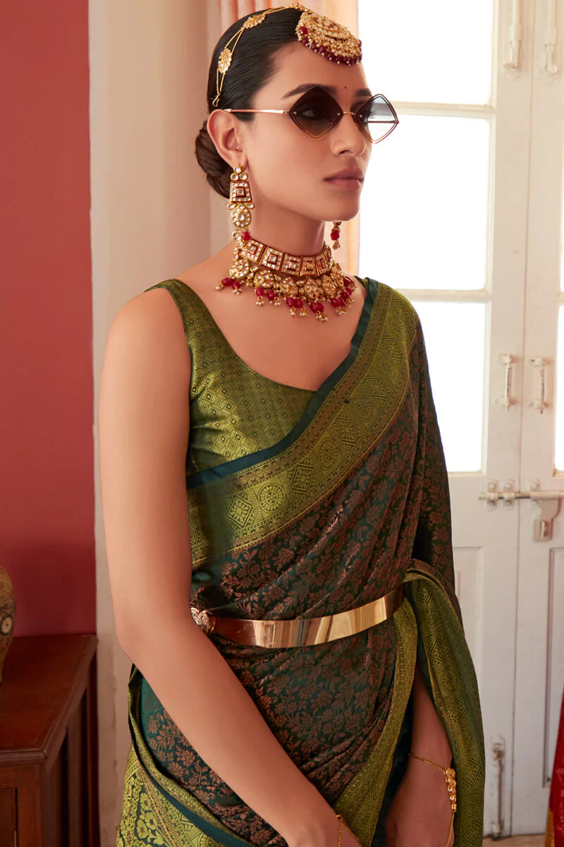 Classic Green Kanjivaram Silk Saree With Ailurophile Blouse Piece - Image 2