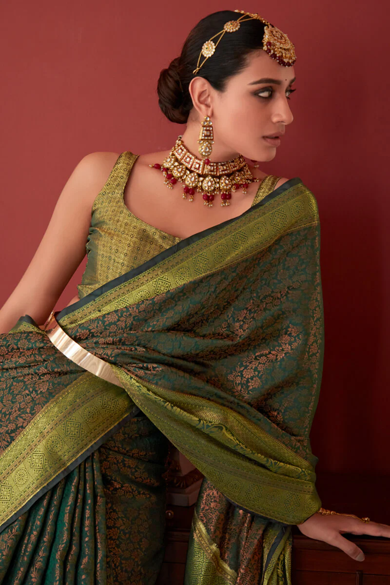Classic Green Kanjivaram Silk Saree With Ailurophile Blouse Piece - Image 3