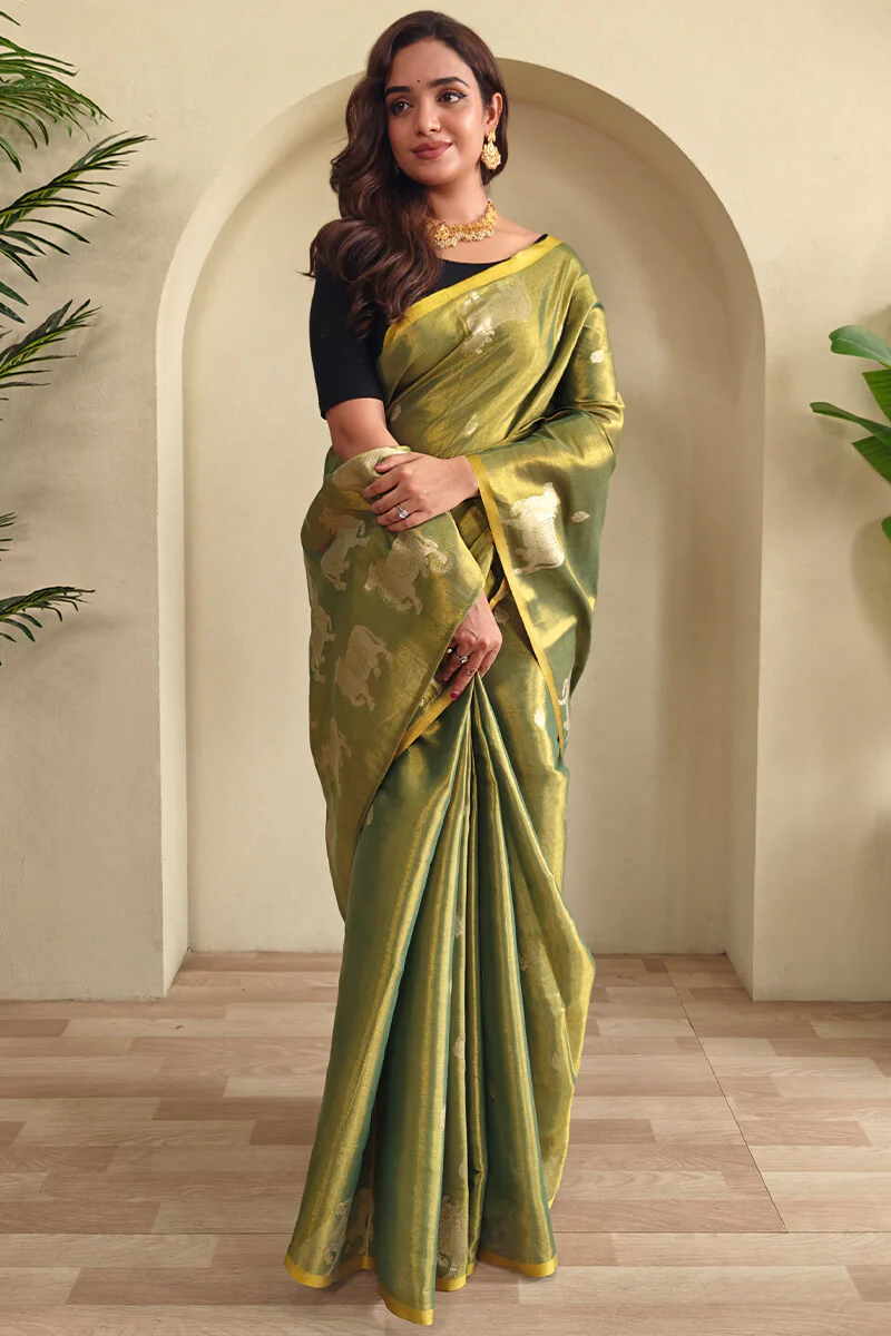 Classic Green Soft Banarasi Tissue Silk Saree With Scrupulous Blouse Piece - Image 3