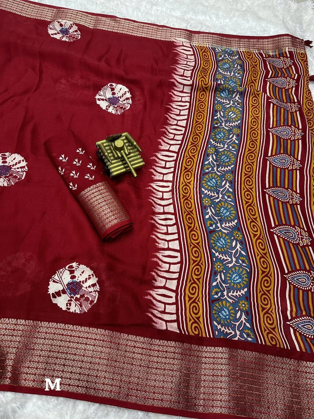 Classic Maroon Digital Printed Dola Silk Saree With Bewitching Blouse Piece - Image 2