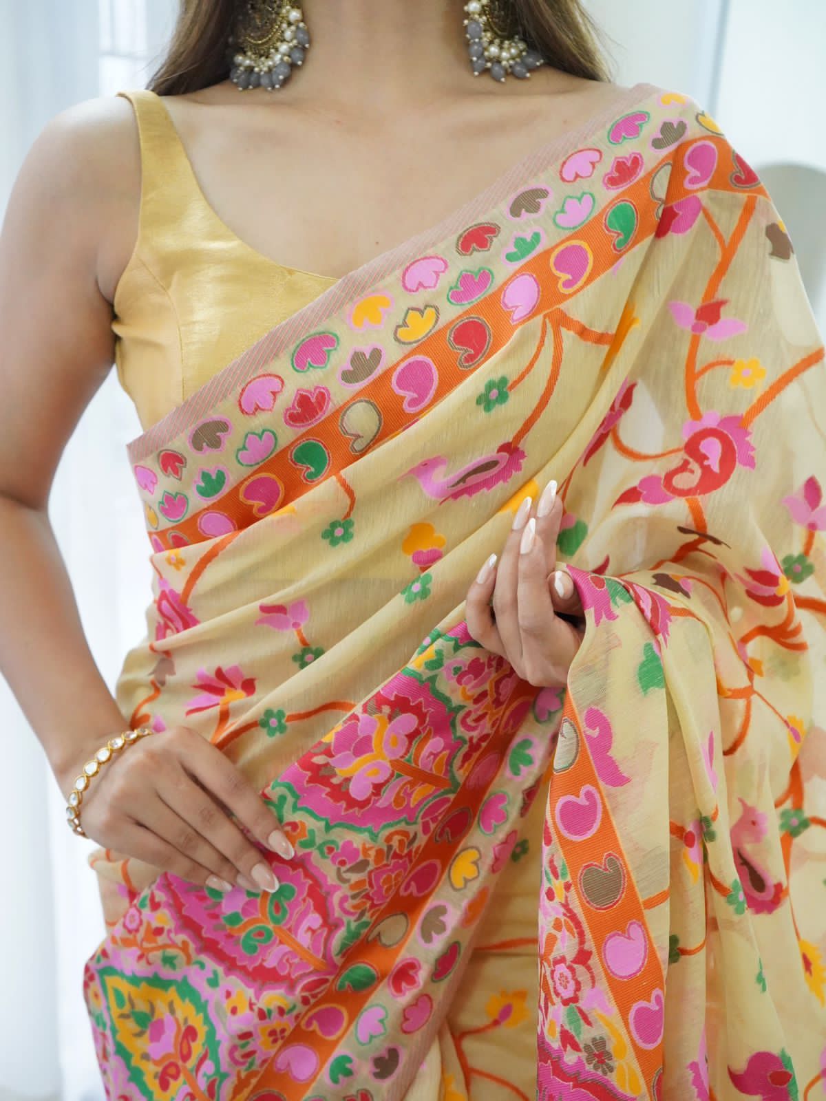 Classy Beige Pashmina saree With Gleaming Blouse Piece - Image 5
