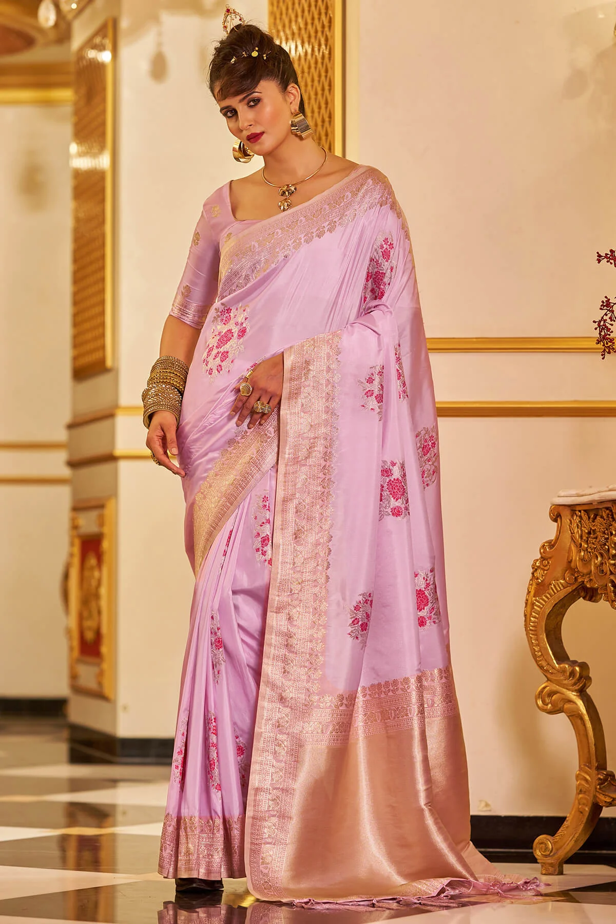 Classy Lavender Pure Zari Weaving Banarasi Silk Saree With Bewitching Blouse Piece - Image 5