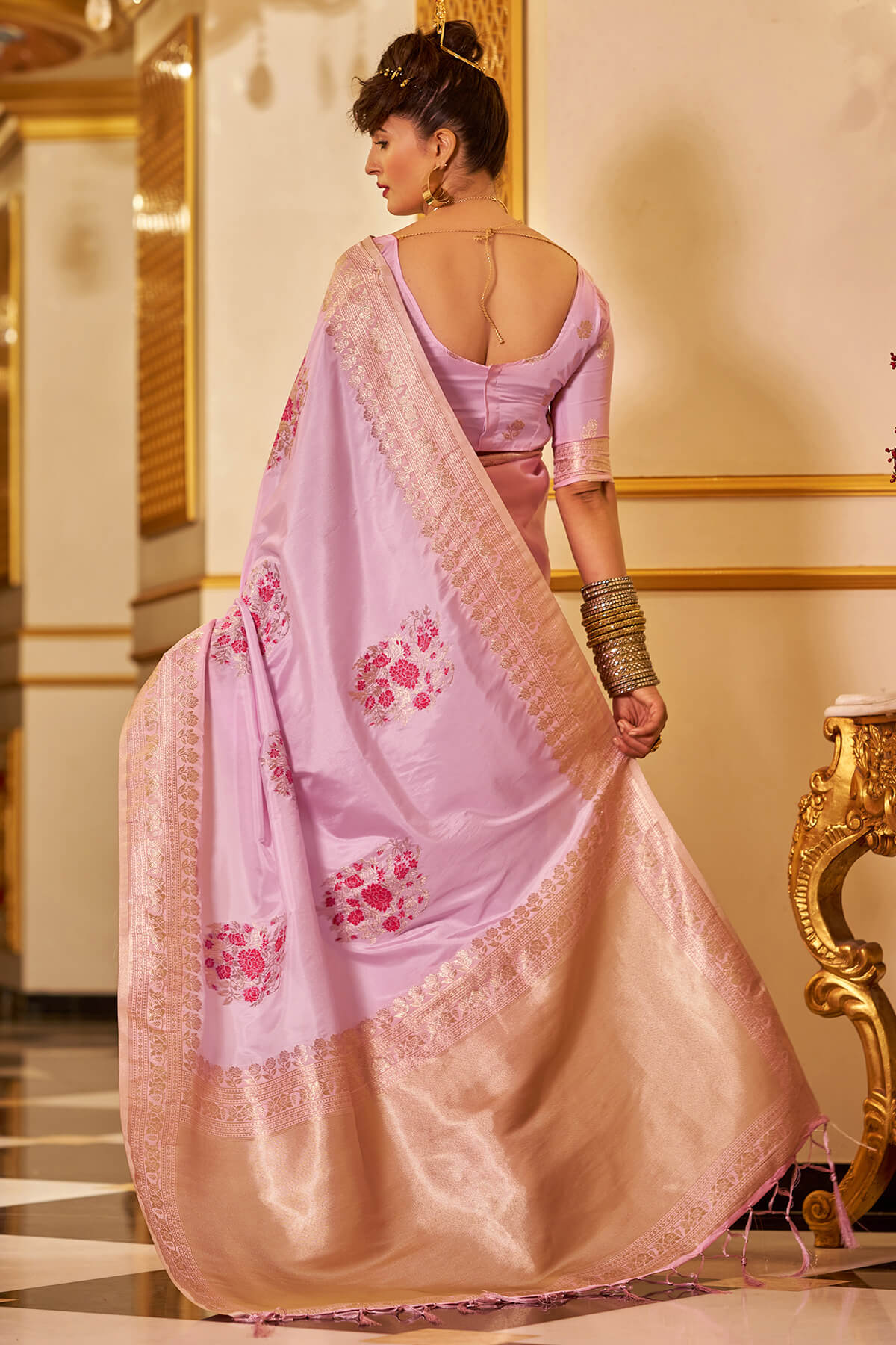 Classy Lavender Pure Zari Weaving Banarasi Silk Saree With Bewitching Blouse Piece - Image 6