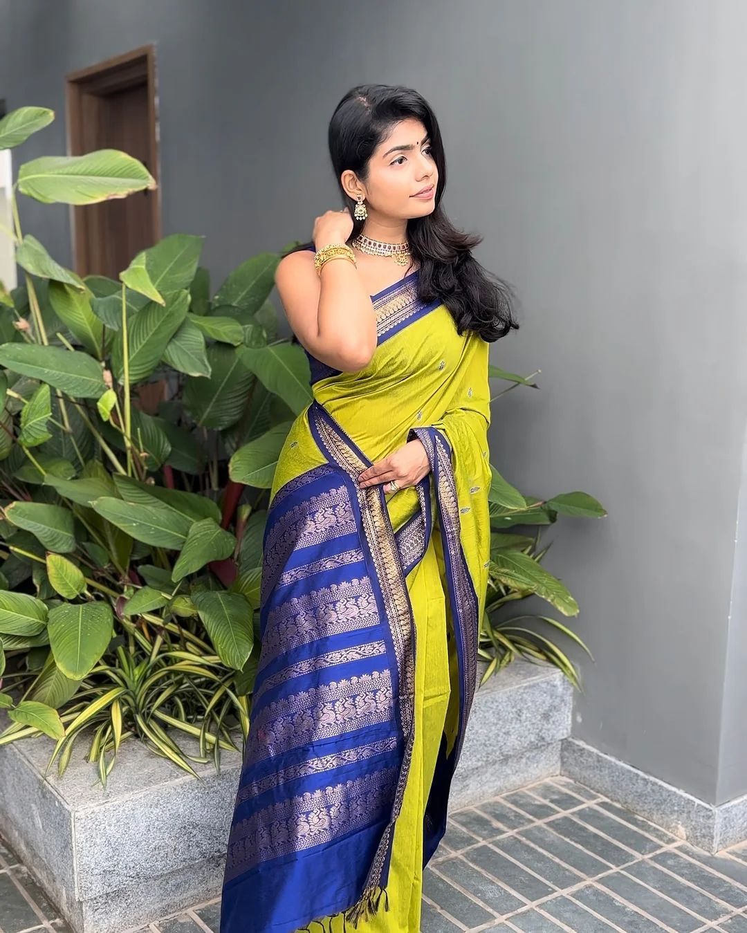 Classy Parrot Soft Silk Saree With Energetic Blouse Piece - Image 4