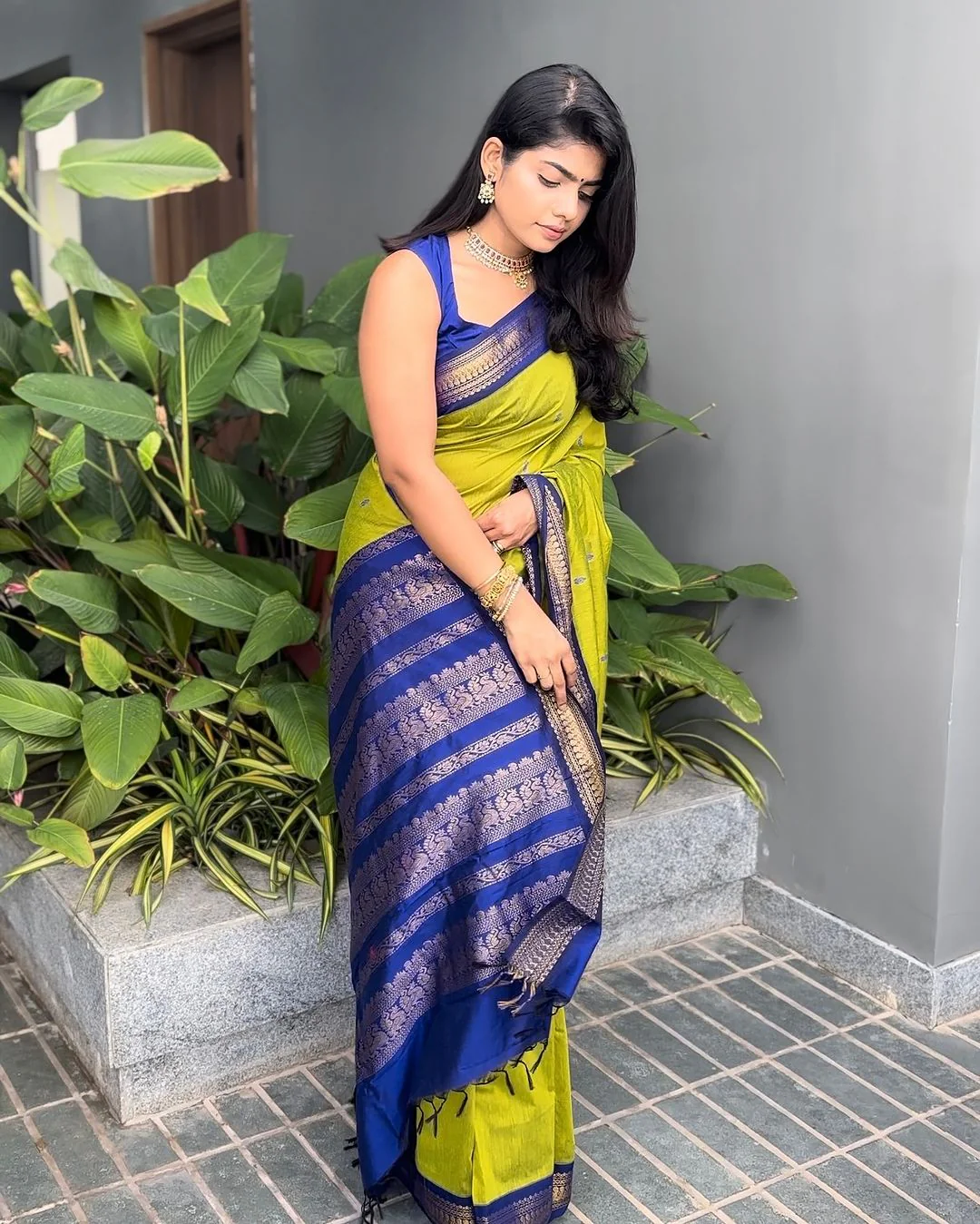 Classy Parrot Soft Silk Saree With Energetic Blouse Piece - Image 5