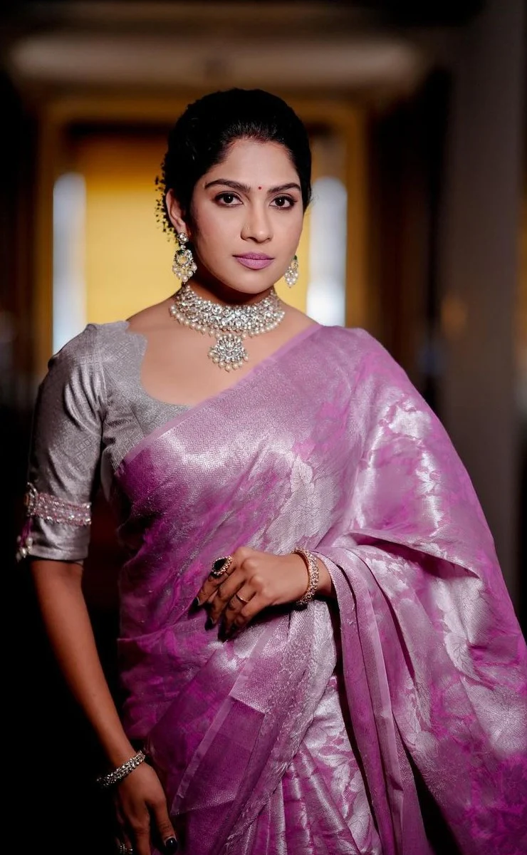 Classy Pink Soft Silk Saree With Exceptional Blouse Piece - Image 5