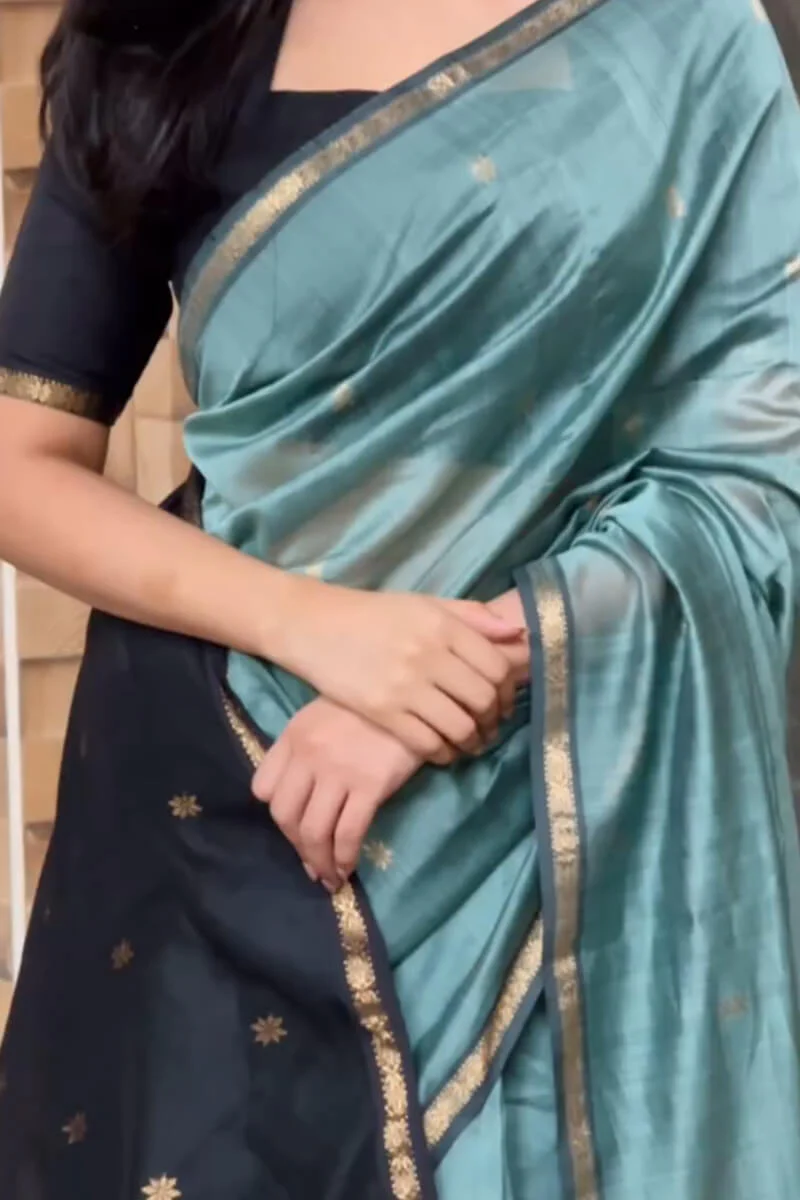 Classy Sea Green Cotton Silk Saree With Gratifying  Blouse Piece - Image 7